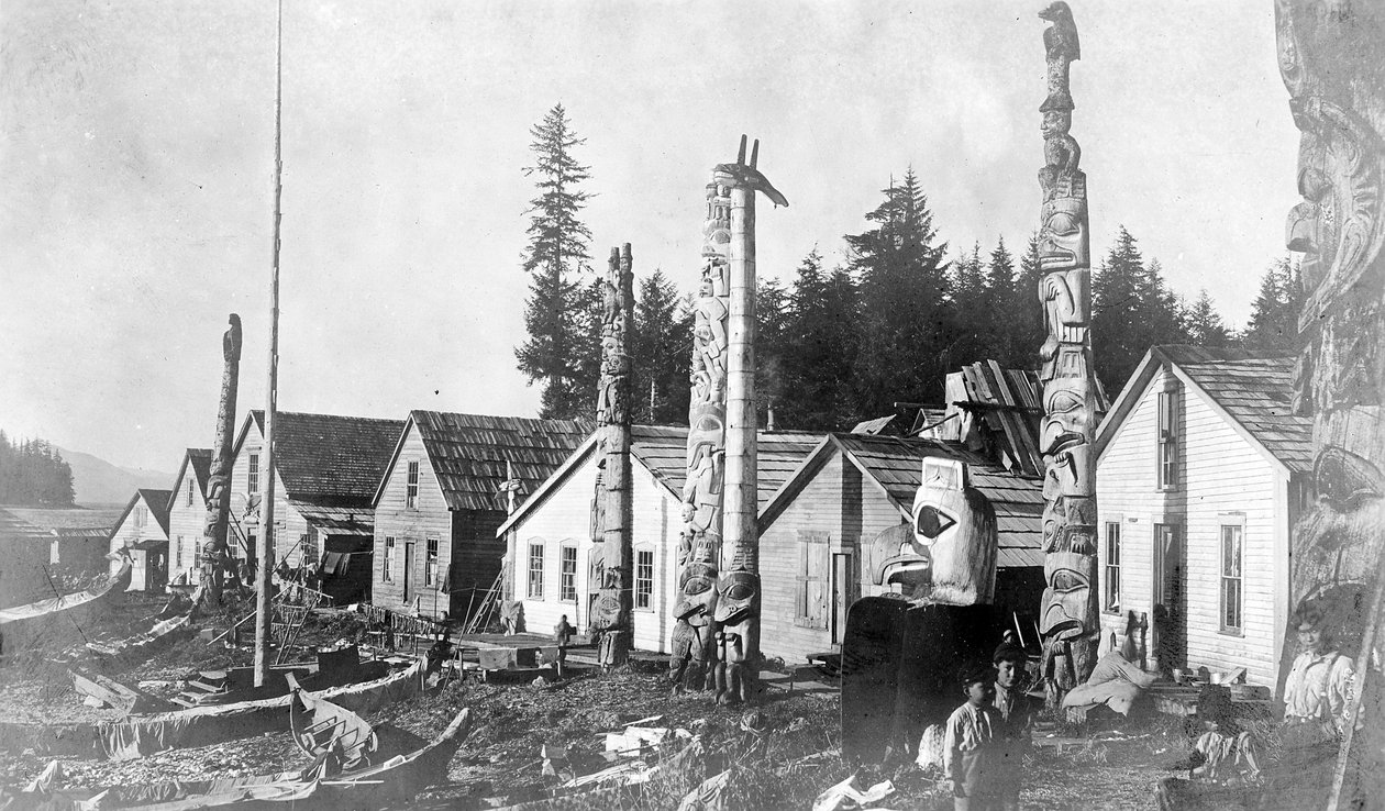 Indian Village i Howkan, Alaska, 1896 av Lloyd Valentine and Pond, Edwin Percy Winter