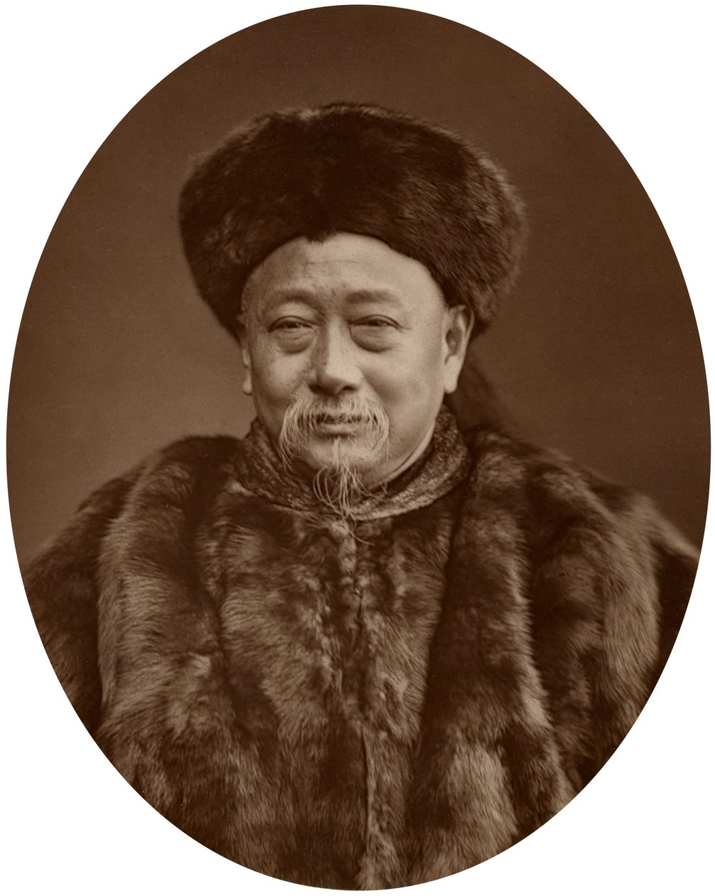Kuo Sung-Tao, første kinesiske utsending til Storbritannia, 1880. av Lock and Whitfield