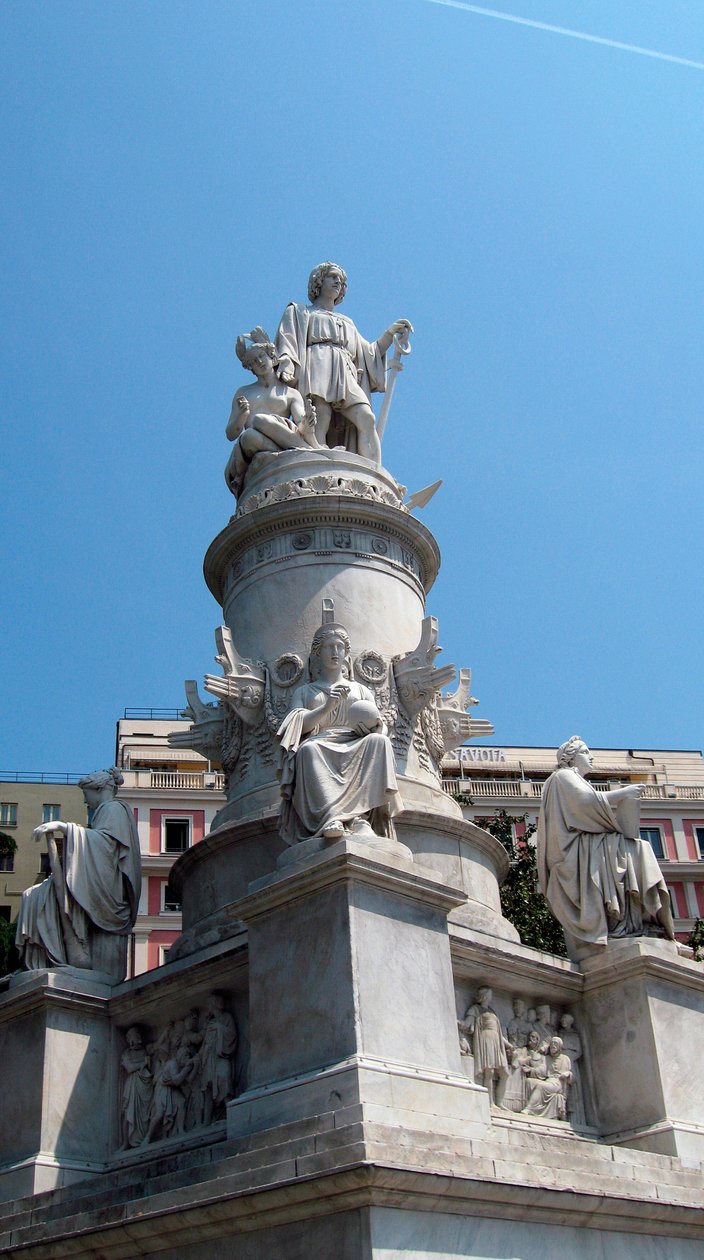 Monument til hyllest til navigatøren Christopher Columbus (Cristoforo Colombo). Marmorskulptur av Lorenzo Bartolini (1777-1850). Piazza Acquaverde Genes (Genova) Italia av Lorenzo Bartolini