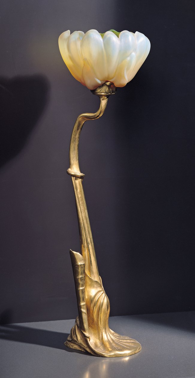 Nenuphar lampe, ca. 1902 (forgylt bronse og glass) av Louis Majorelle