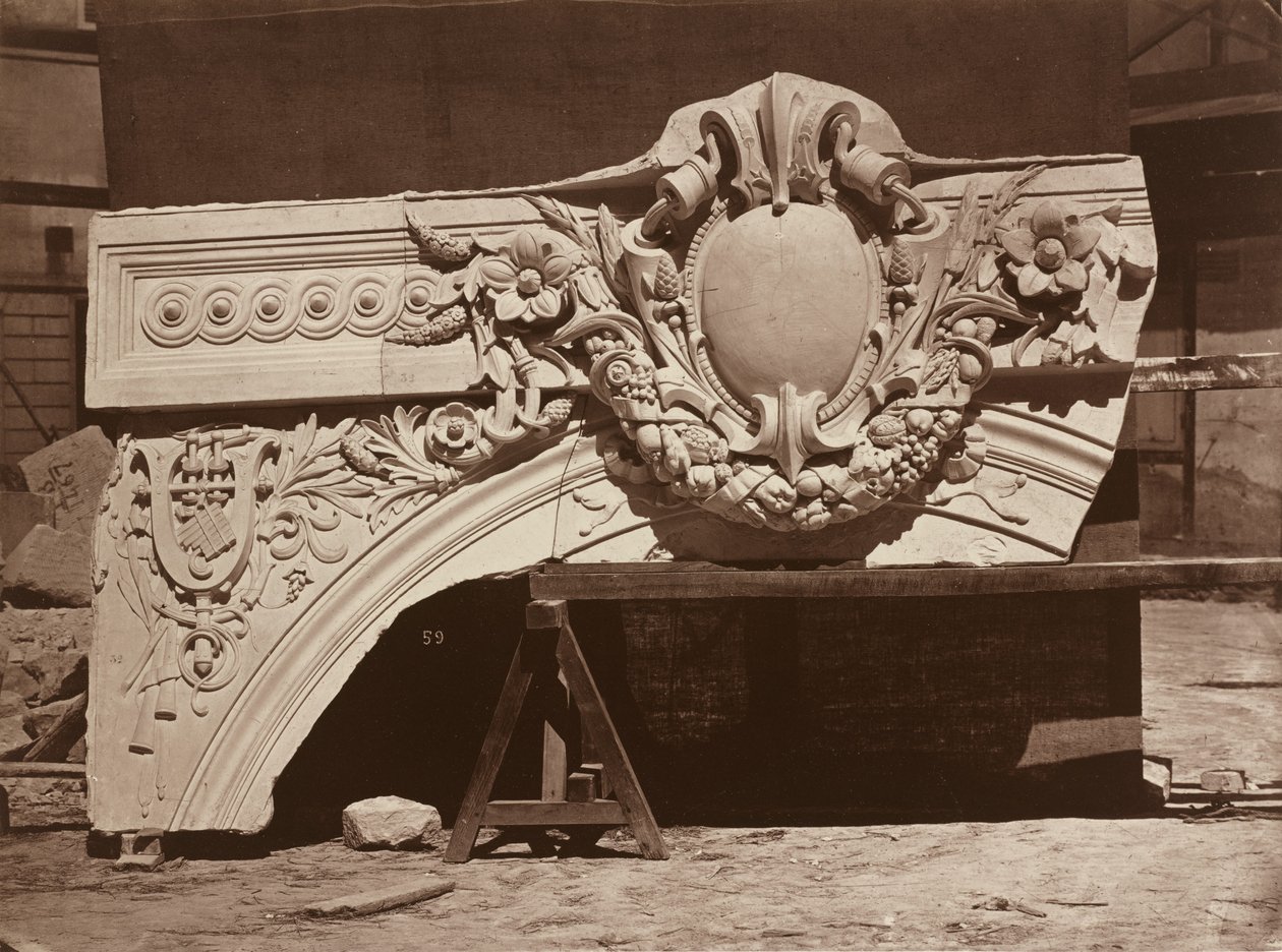 Ornamental skulptur fra operahuset i Paris (buedetalj) av Louis Emile Durandelle