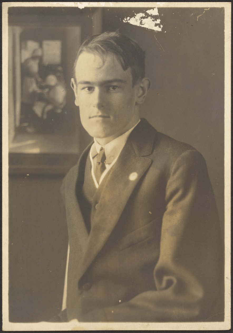 [Portrett av en mann med et nederlandsk maleri i bakgrunnen] av Louis Fleckenstein