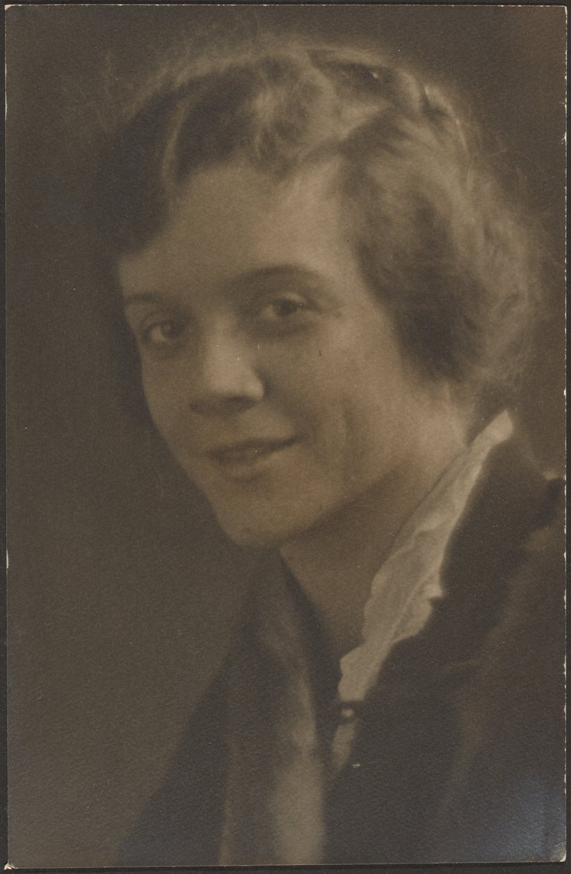 Portrett av en kvinne med pelskant av Louis Fleckenstein