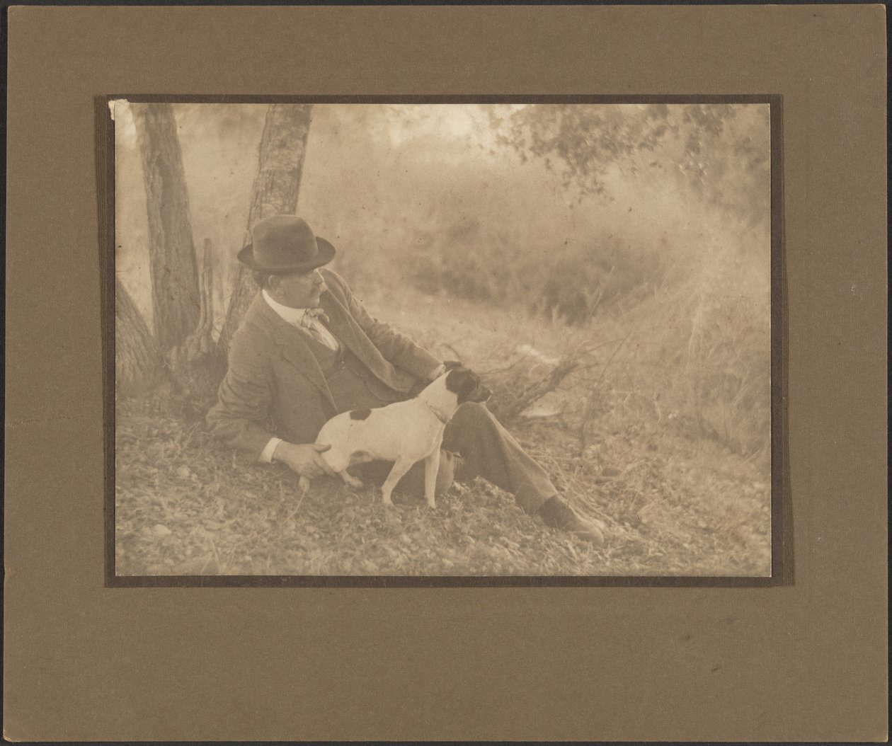 [Selvportrett med hund] av Louis Fleckenstein