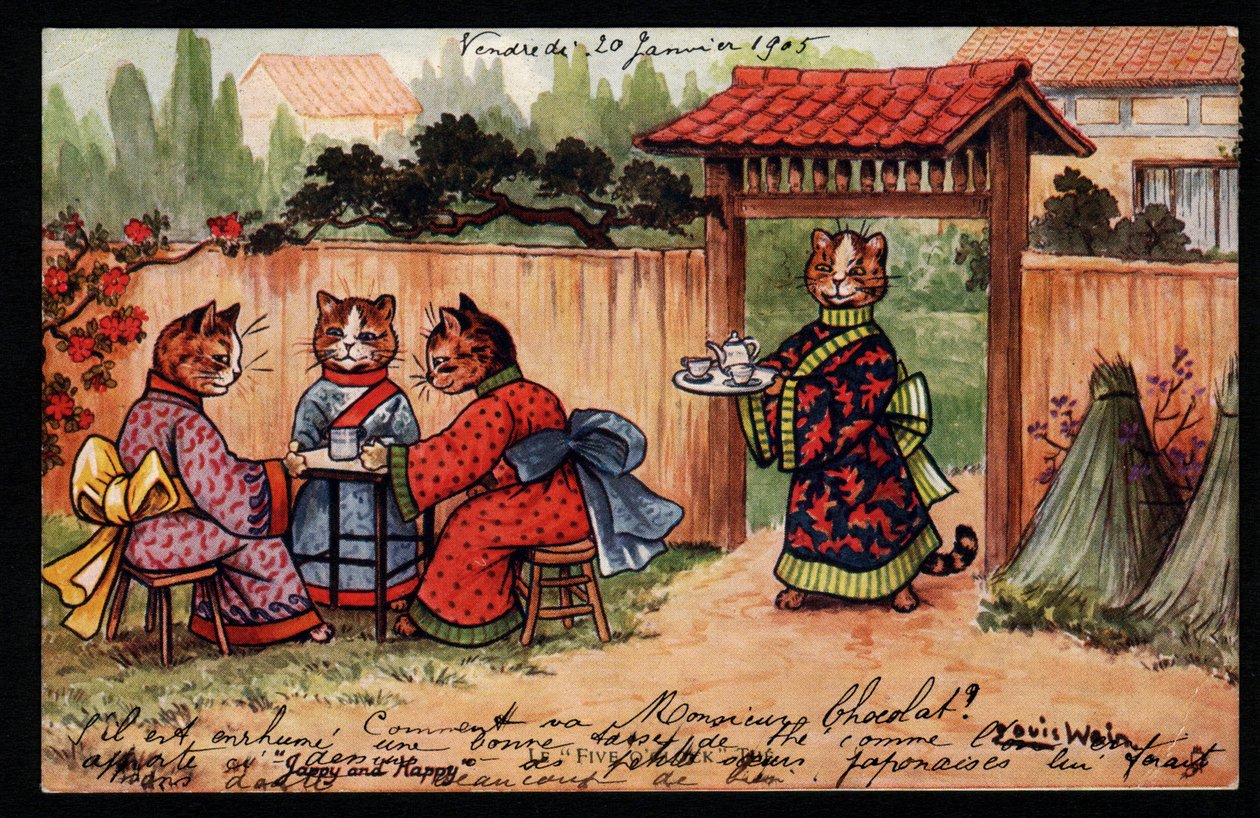 Dyr i menneskelig holdning. Katt i kimono drikker te i en japansk hage. Postkort. Kromolitografi av Louis Wain (1860-1939), en engelsk kunstner kjent for sin skildring av katter med store øyne. Begynnelsen av det 20. århundre. Samling pr av Louis Wain