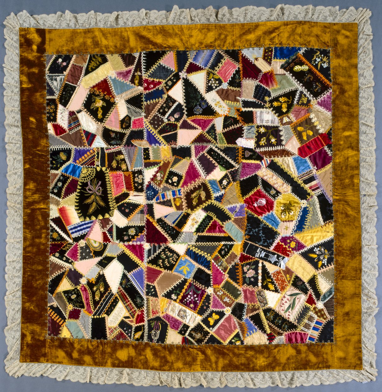 Crazy Quilt av Louisa Joiner