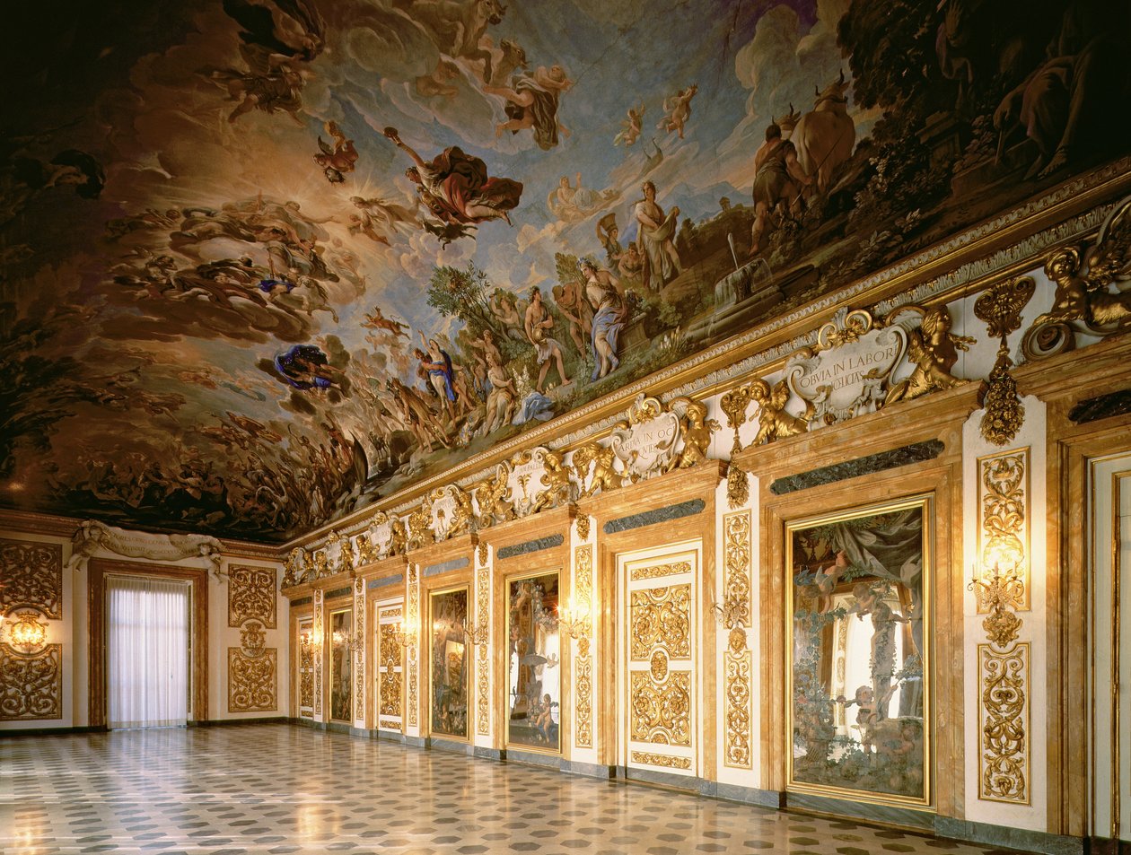 Utsikt over loggiaen med takfreskomalerier som viser apoteosen til det andre Medici-dynastiet, 1670-88 av Luca Giordano