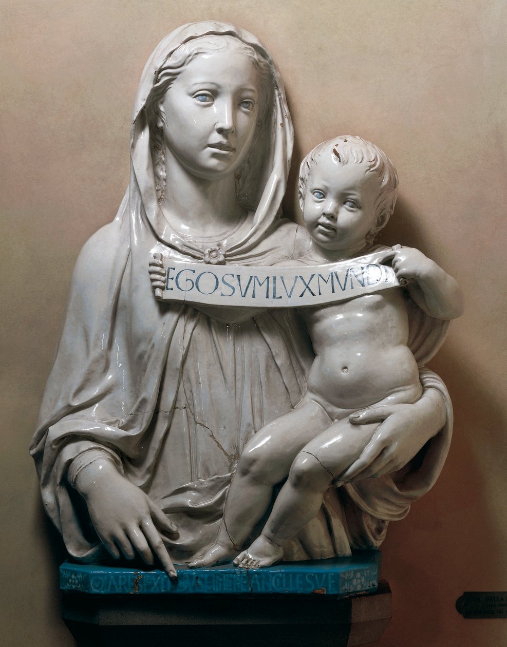 Hellig jomfru med spedbarnsfrelser som holder rullen av Luca Della Robbia