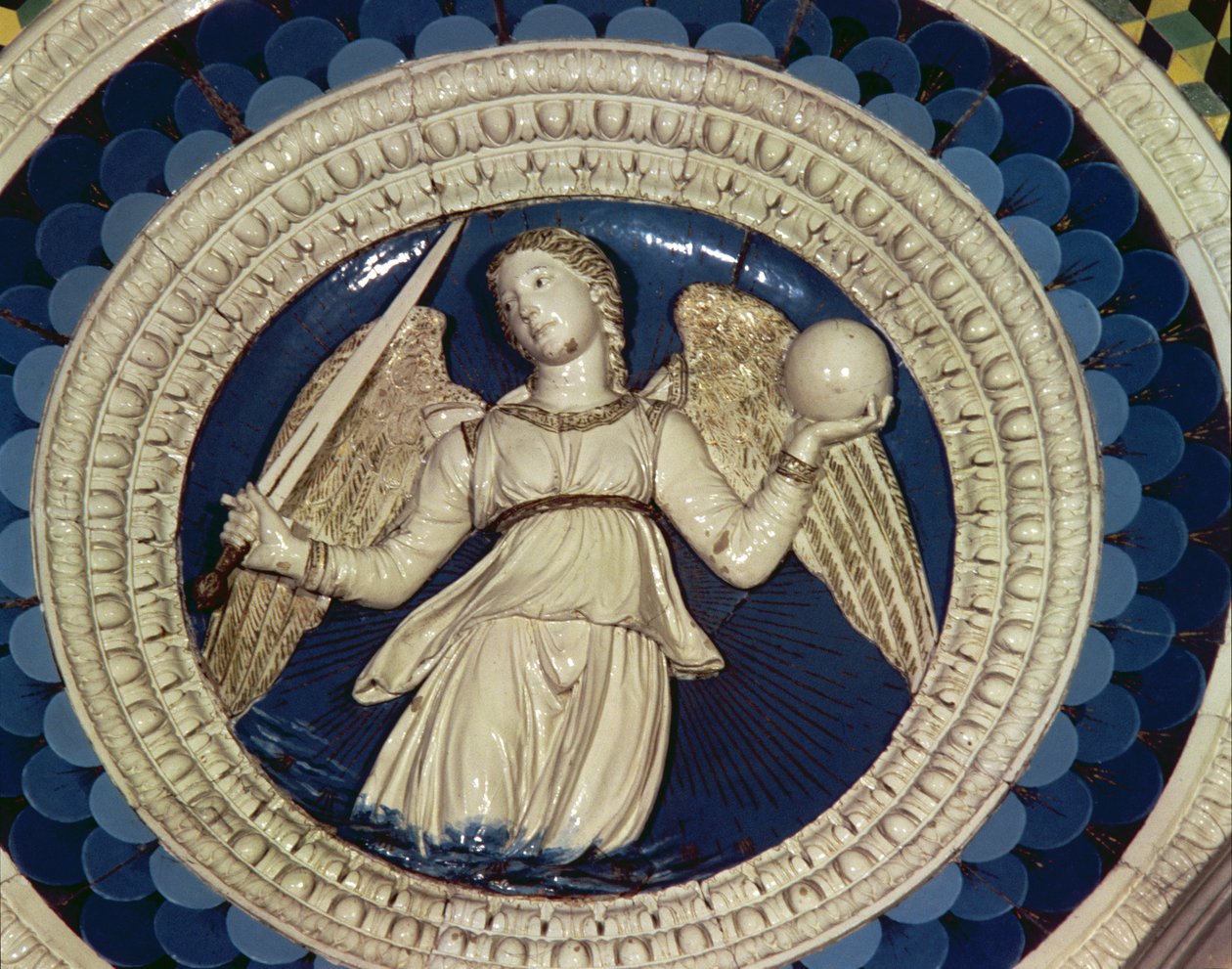 Justice, runde fra graven til kardinalen i Portugal, 1460-tallet (glasert terrakotta) av Luca Della Robbia