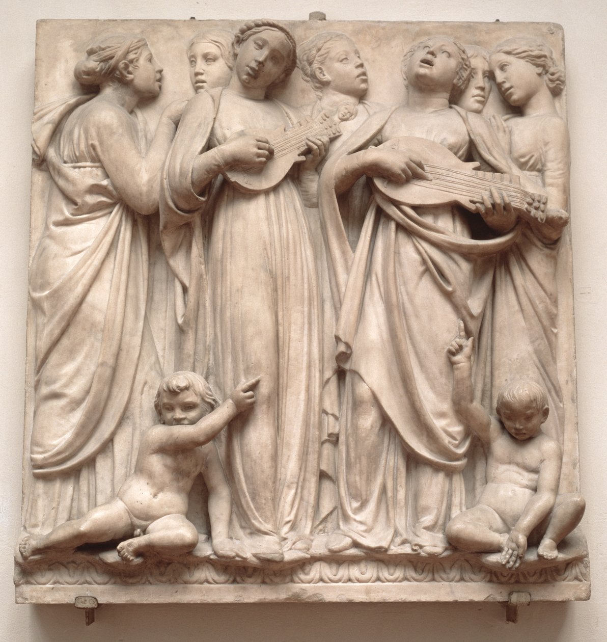 Syngende engler, relieff fra Cantoria, ca. 1432-38 (marmor) av Luca Della Robbia