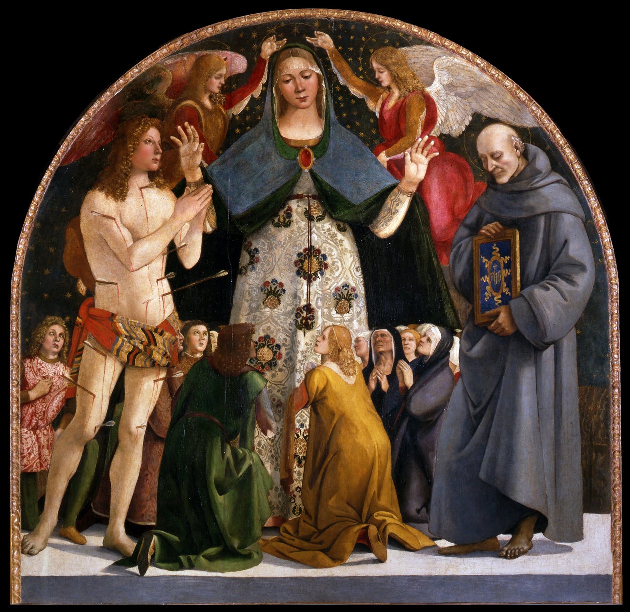 Madonna of Mercy og de hellige Sebastian og Bernardino da Siena, ca. 1490 av Luca Signorelli