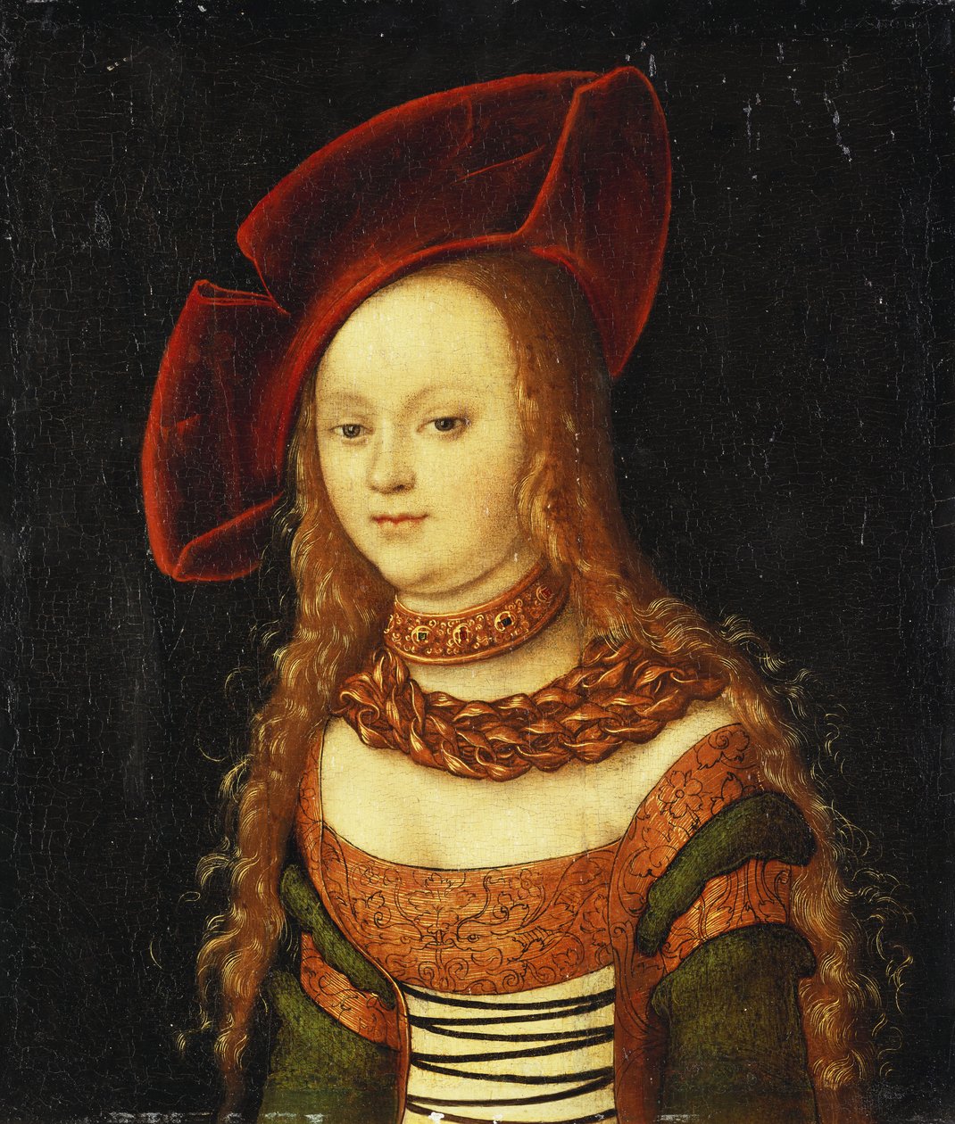 Portrett av en ung jente, halvlang, iført et grønt og gull kostyme med rød hatt av Lucas Cranach