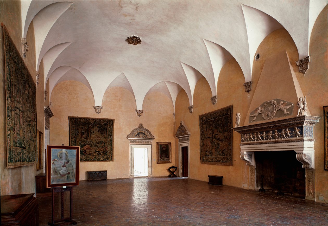 Salongen til hertugpalasset realisert under hertug Federico da Montefeltros styre (Frederic de Montefeltre, hertug av Urbino (Urbino) designet av arkitekten Luciano Laurana (1420-1479) og fullført av Francesco di Giorgio Martini. Urbino på 1400-tallet, Ita av Luciano Laurana