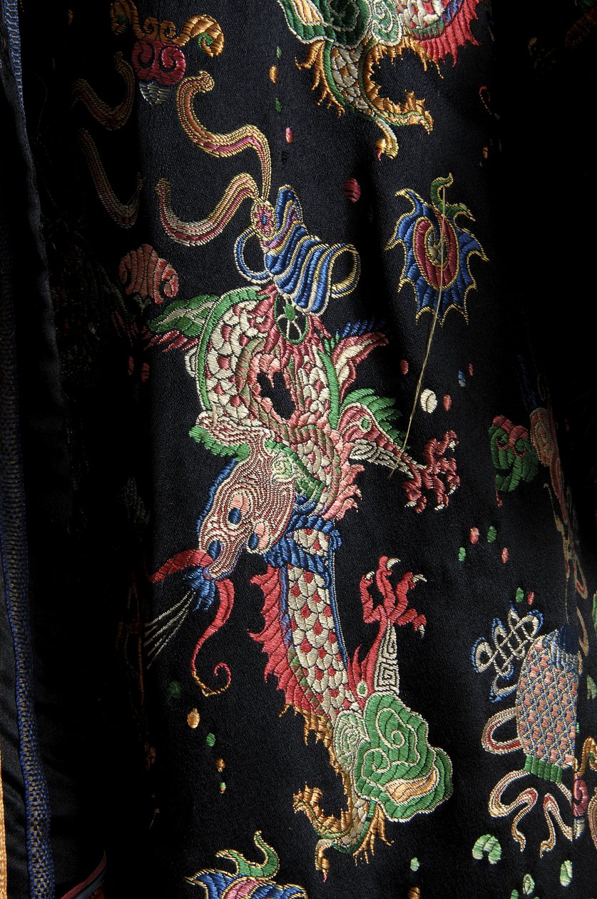 Overfrakk, ca. 1923 (detaljvisning av stoff), silkebrokade, bånd og fløyel, pels, Lucile Ltd., Frankrike av Lucy Christiana Lady Duff Gordon