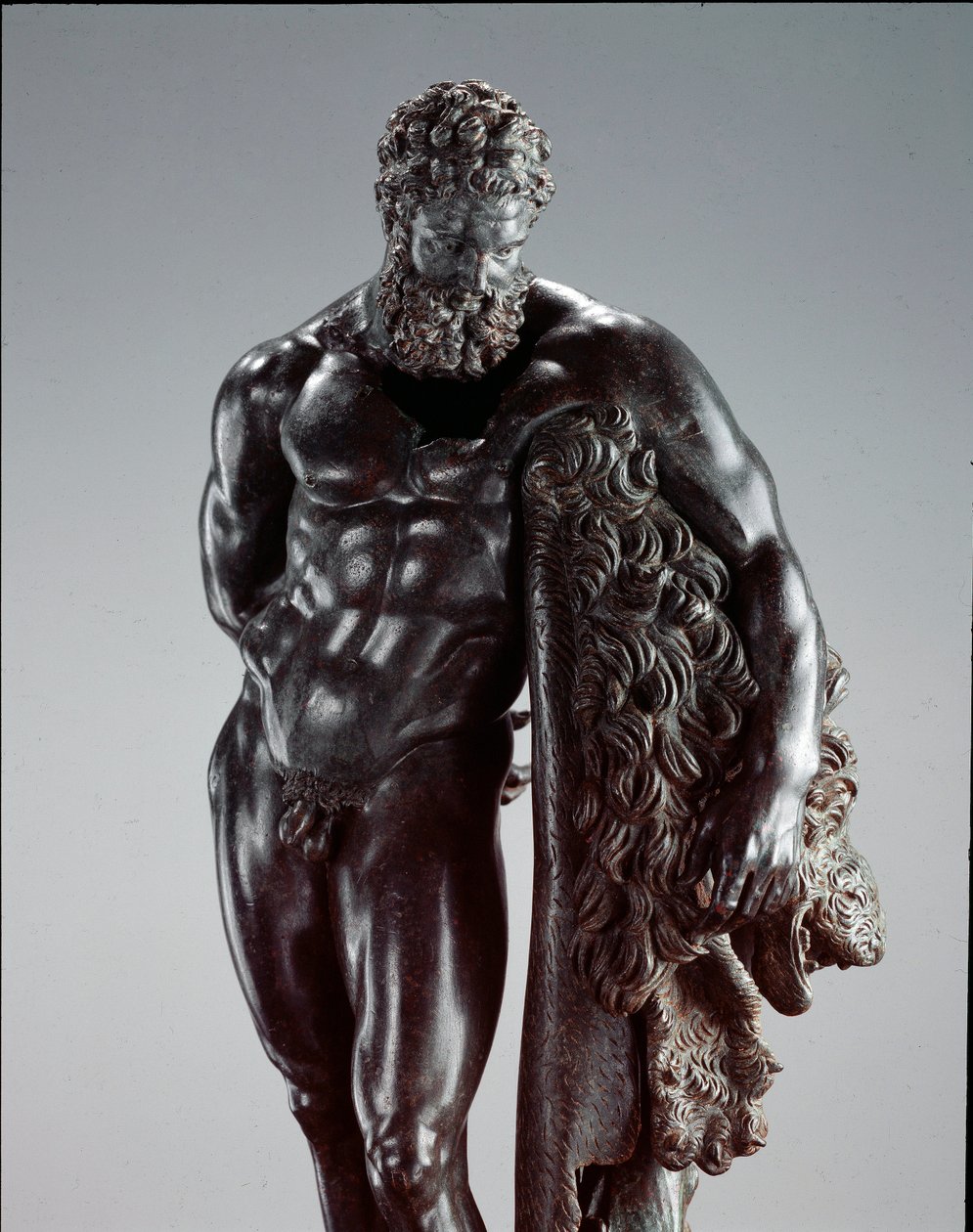 Gresk kunst: "" Herakles i hvile "" Detalj. Bronseskulptur av Lysippe av Sicyone (395-305 f.Kr.) 4. århundre f.Kr. Fra helligdommen til Ercole Curino, Sulmona. Nasjonalt arkeologisk museum, Chieti Italia av Lysippos (attributed to)