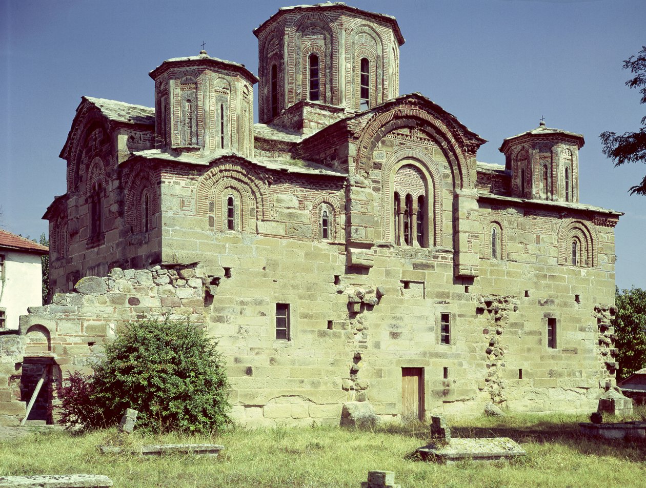 Sør-vest utsikt over Sveti Djordje kirke, bygget 1313 av Macedonian School
