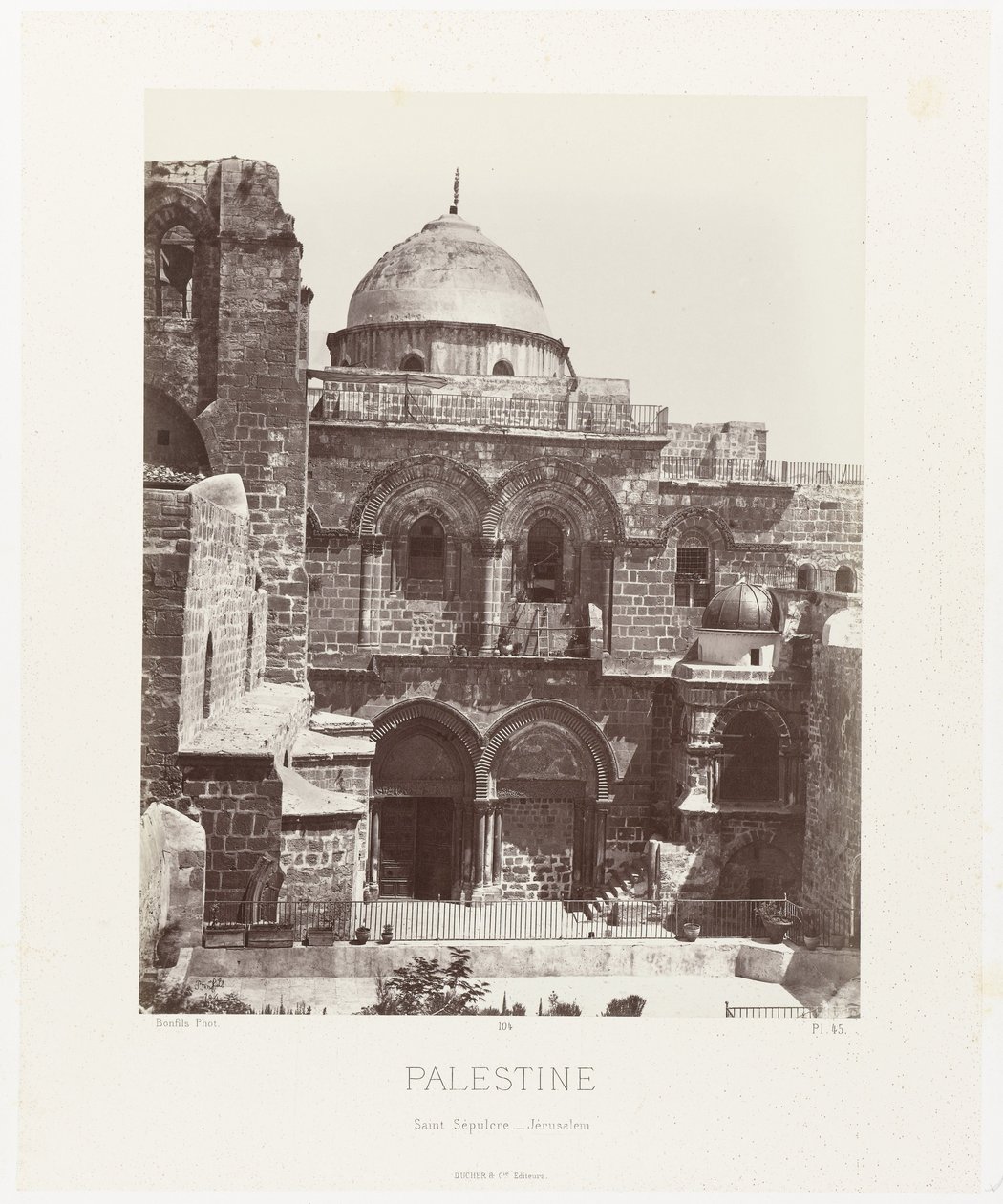 Gezicht op de Saint Sepulcher Kerk i Jerusalem (Palestina/Den hellige grav - Jerusalem) Antikkens arkitektur: Egypt, Hellas, Lilleasia: Fotoalbum (serietittel) av Maison Bonfils