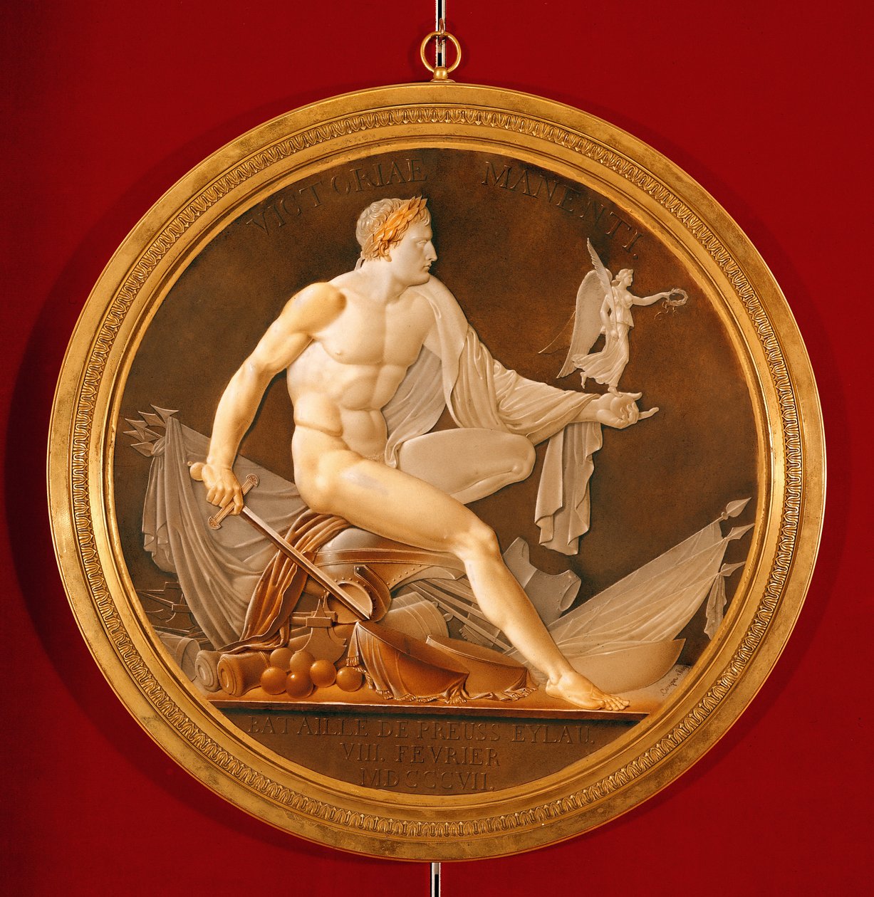 Sirkulær plakett til minne om slaget ved Eylau, som viser Napoleon med en seiersfigur, Sevres, 1809 (keramikk) av Marie Philippe Coupin de la Couperin