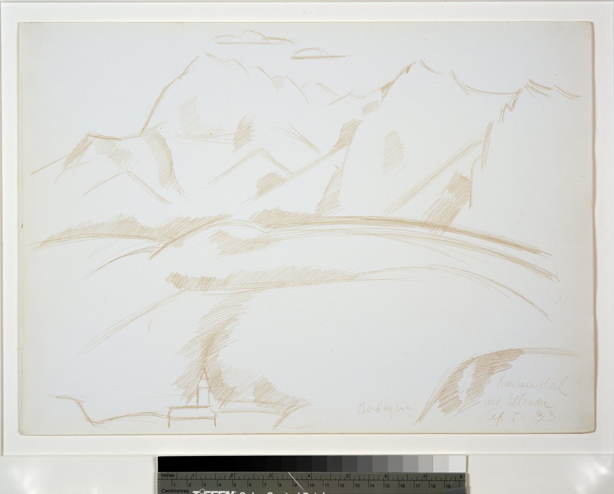 Fjelllandskap med kirketårn i forgrunnen av Marsden Hartley