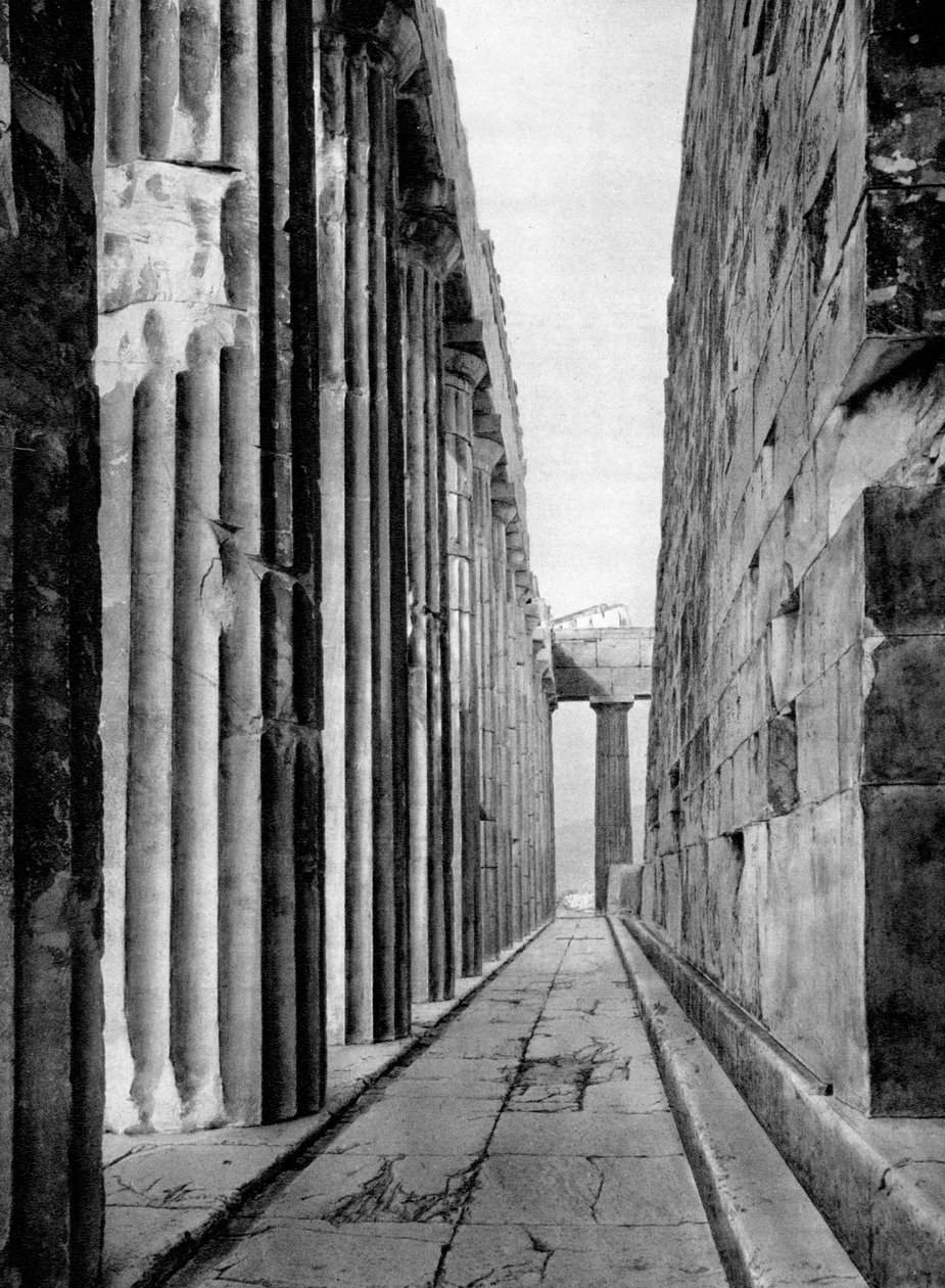 Nordsiden av Parthenon, Athen, 1937. av Martin Hurlimann