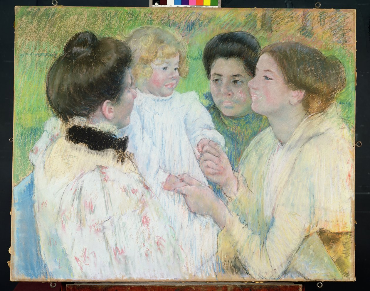 Kvinner som beundrer et barn, 1897 av Mary Cassatt