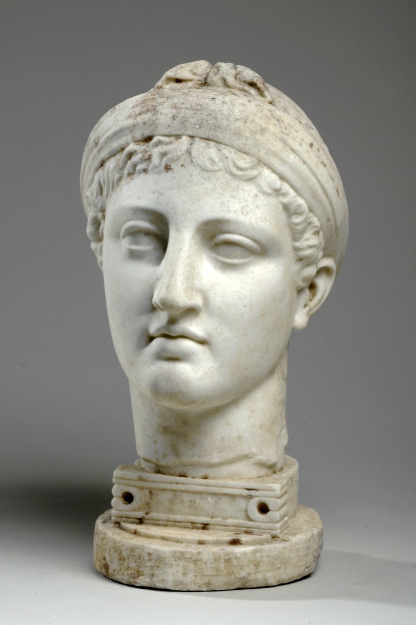 Byste av en gresk kvinne (marmor) (se også 876113) av Mary Thornycroft