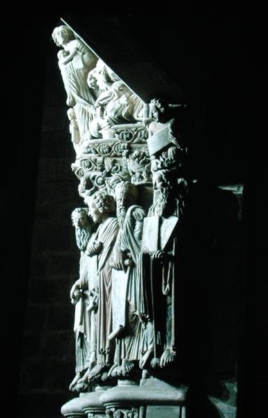 Detalj av Portico de la Gloria med de gamle testamentets profeter (stein) av Master Mateo