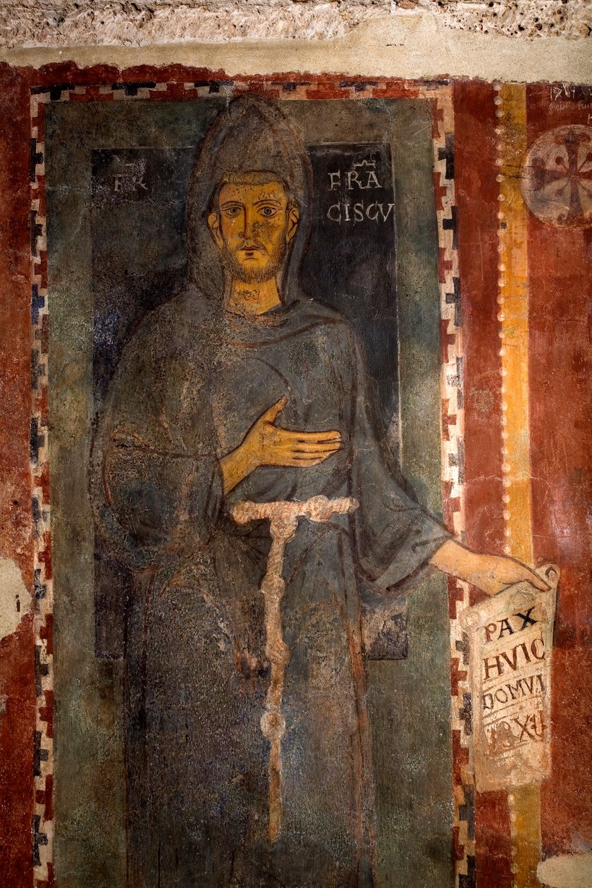 Representasjon av Saint Francois av Assisi (1181-1226) Dette er absolutt den første representasjonen av helgenen henrettet mens han levde, representert uten stigma og uten aureol. Han holder et papir eller er skrevet på latin "" Pax huic Domui"" (Fred av Master of Saint Francis of Assisi