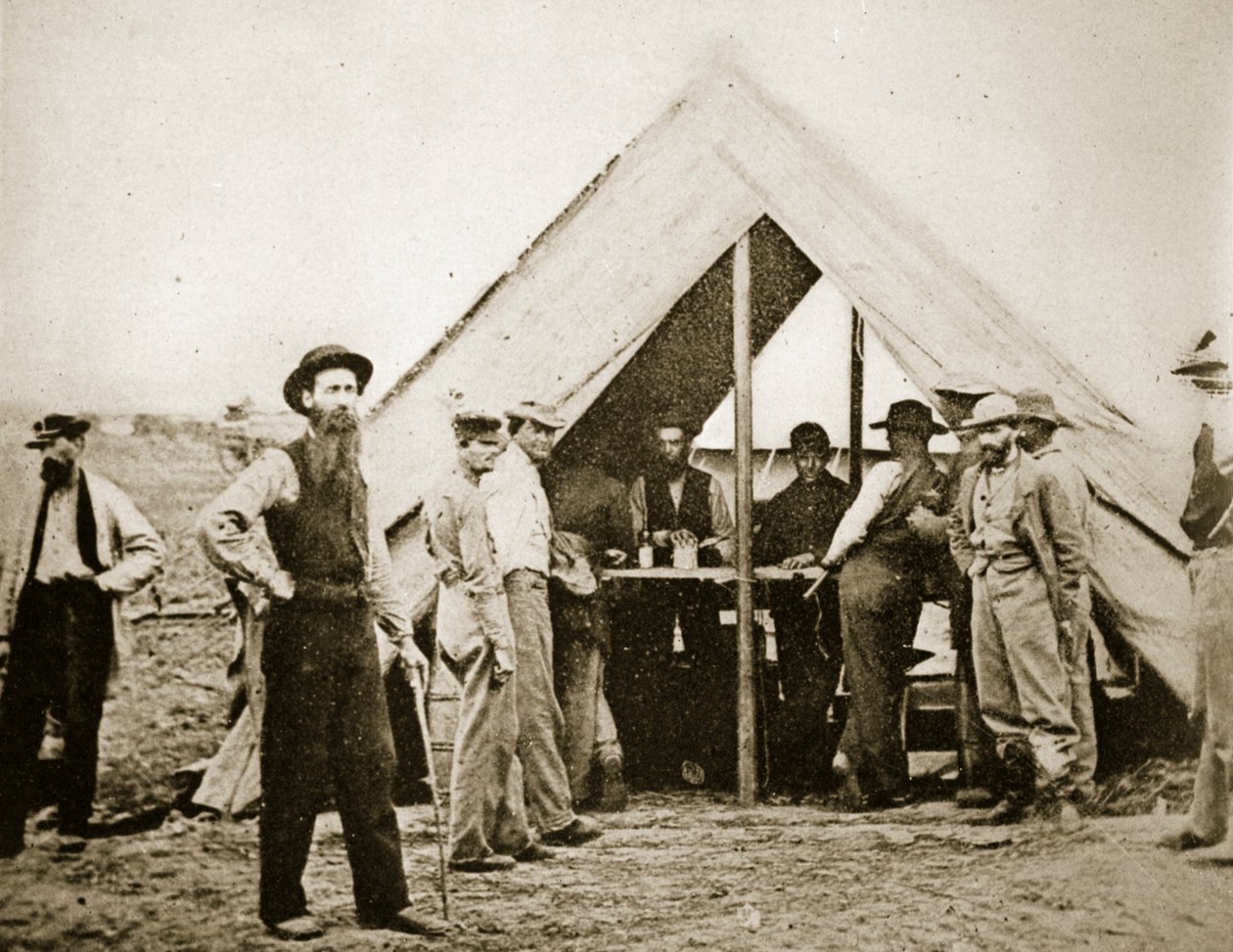 A Sutler's Tent (Army Store Keeper), juni 1864 - april 1865 av Mathew B. Brady