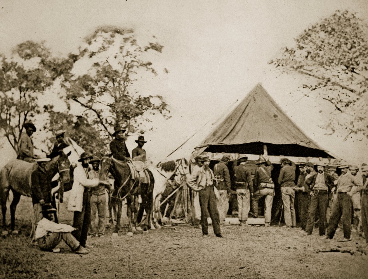 Fyller kantinene deres, 1861-65 av Mathew B. Brady
