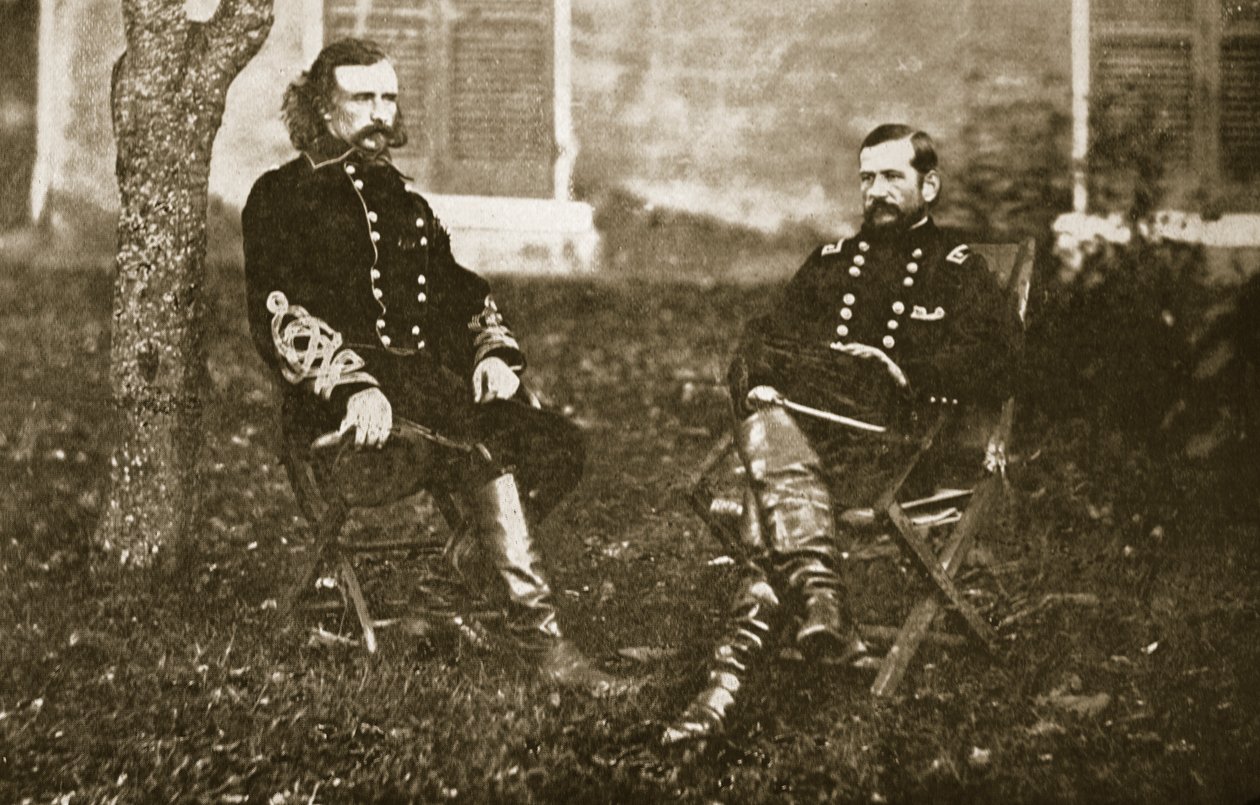 General George A. Custer og general Alfred Pleasonton, 1861-65 av Mathew B. Brady