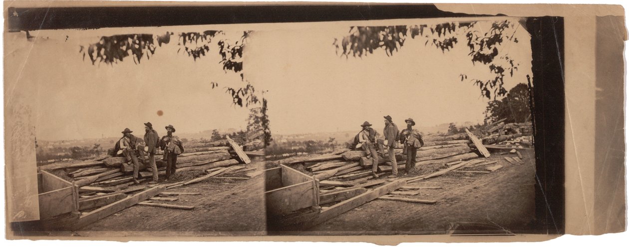 3 Reb Prisoners bak B[reast]works, 1863 (sepiafoto) av Mathew B. Brady