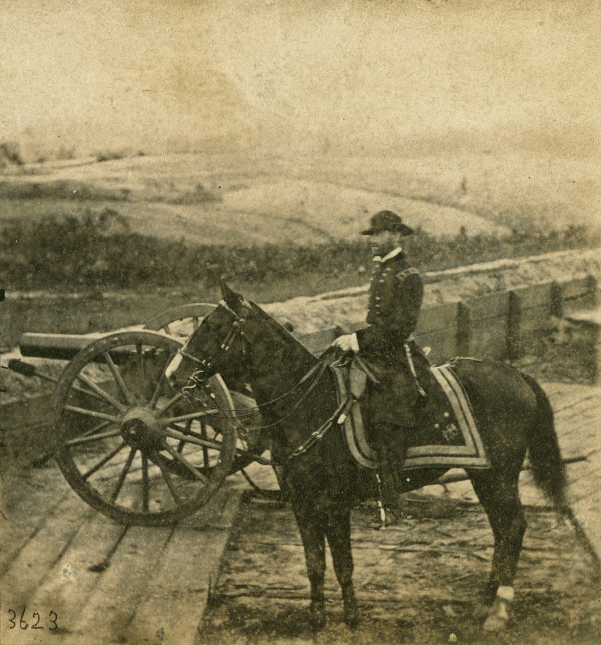 Generalmajor W.T. Sherman og hest, 1864 av Mathew B. Brady