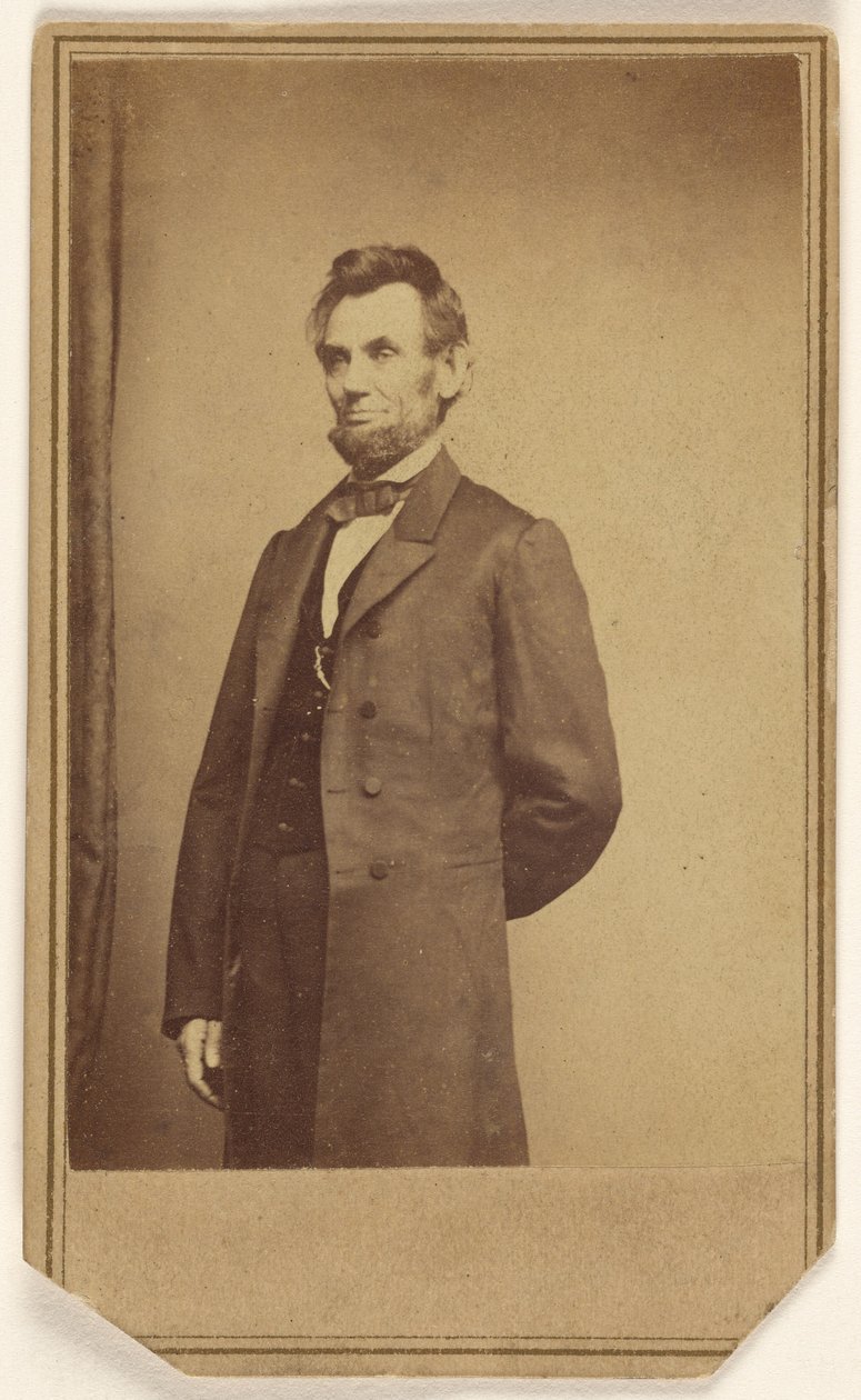 Abraham Lincoln stående med den ene armen bak ryggen av Mathew B. Brady