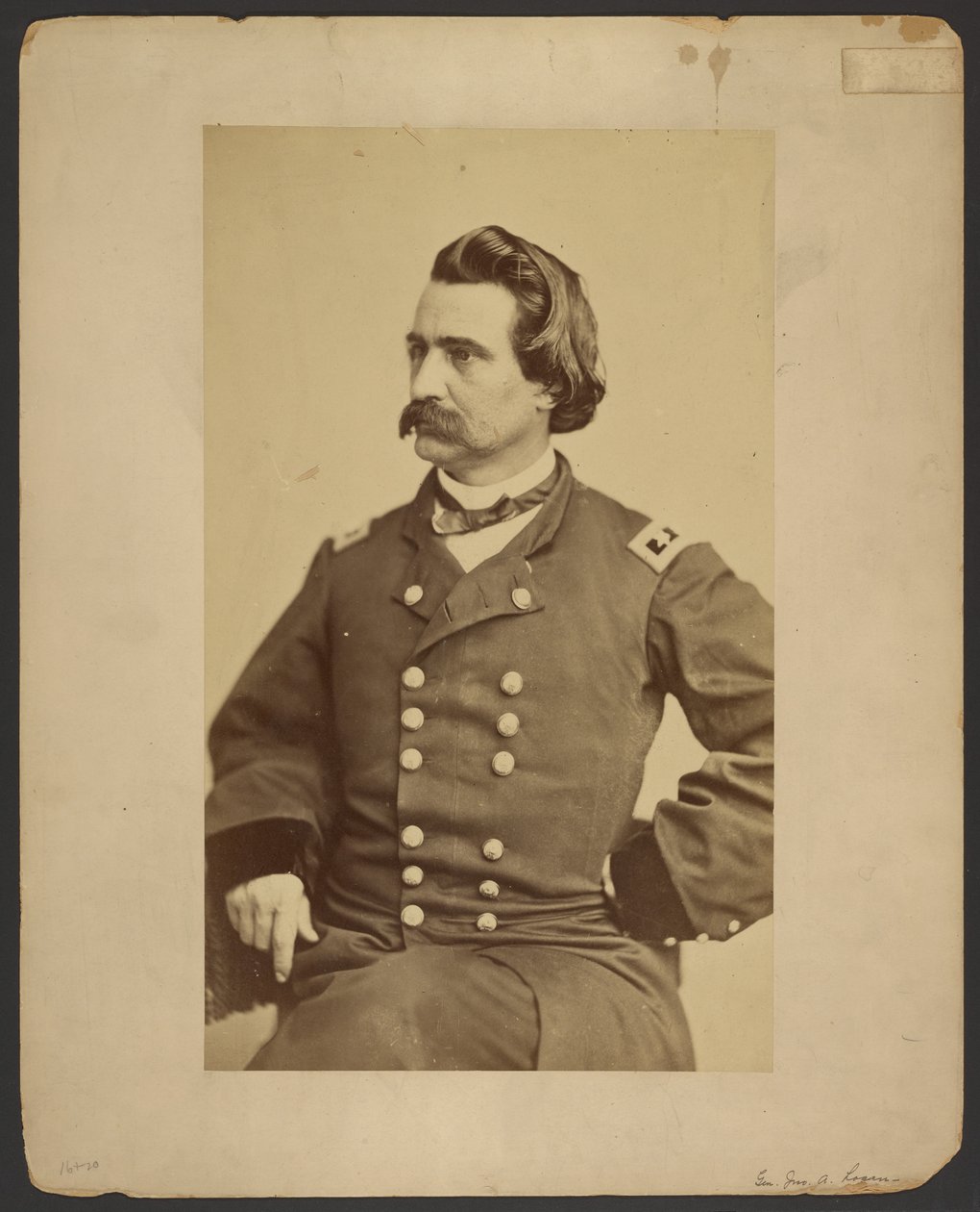 [Portrett av general John A. Logan] av Mathew B. Brady