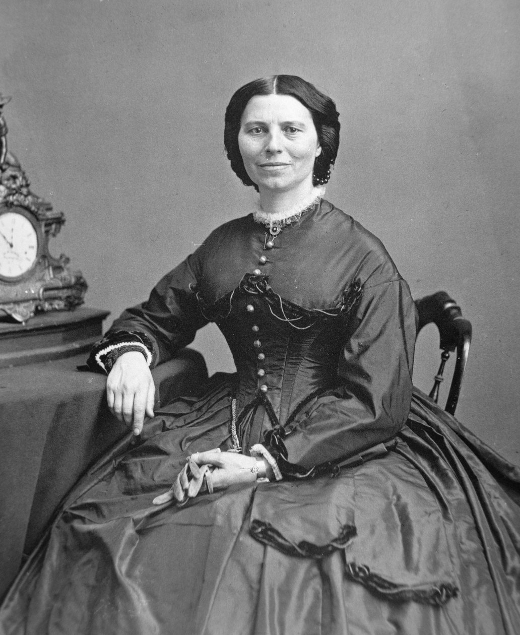 Clara Barton (1821–1912), ca. 1865 (s/hvitt-bilde) av Mathew Brady