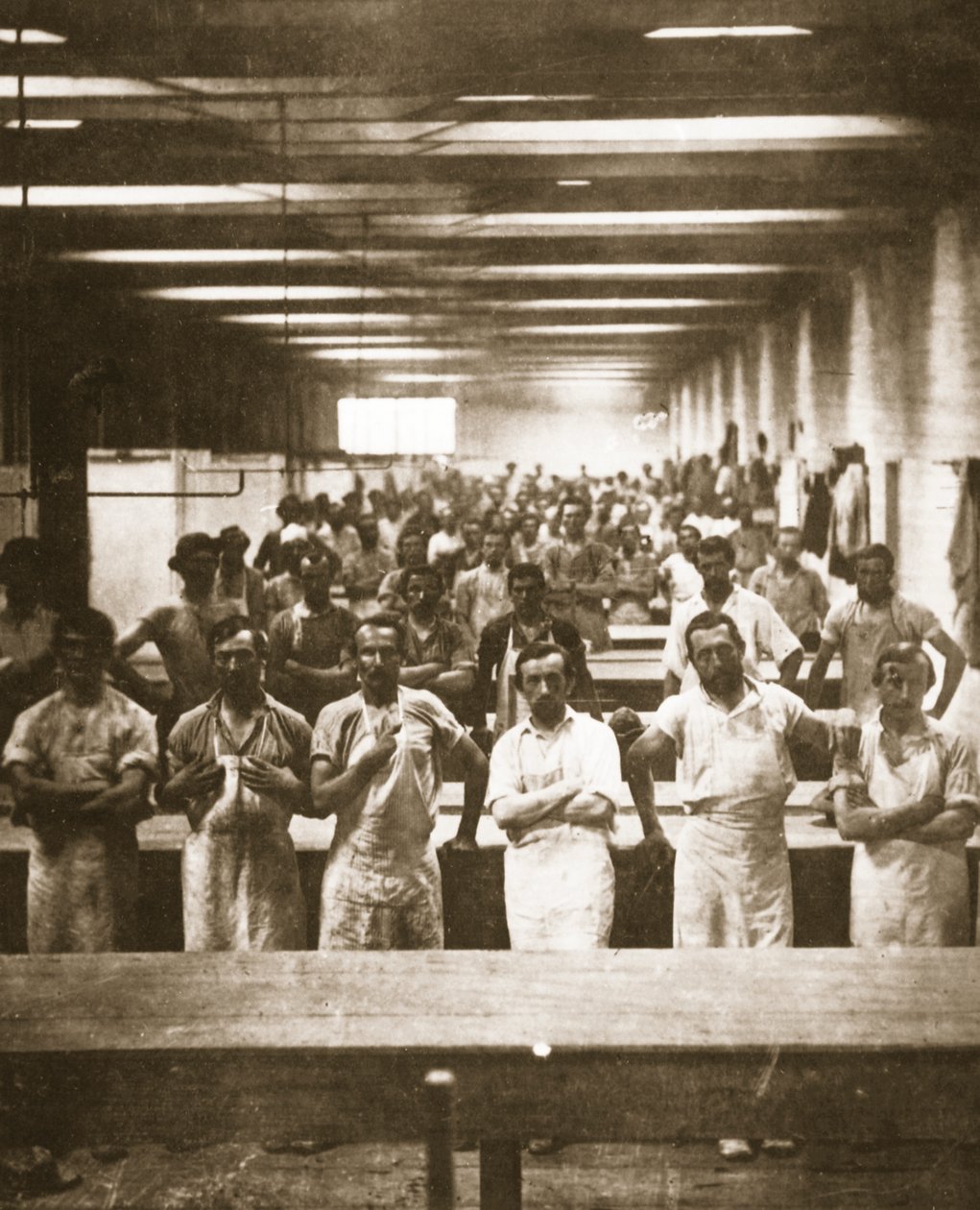Kokker i en stor messehall under den amerikanske borgerkrigen (fotogravyr) av Mathew B. Brady