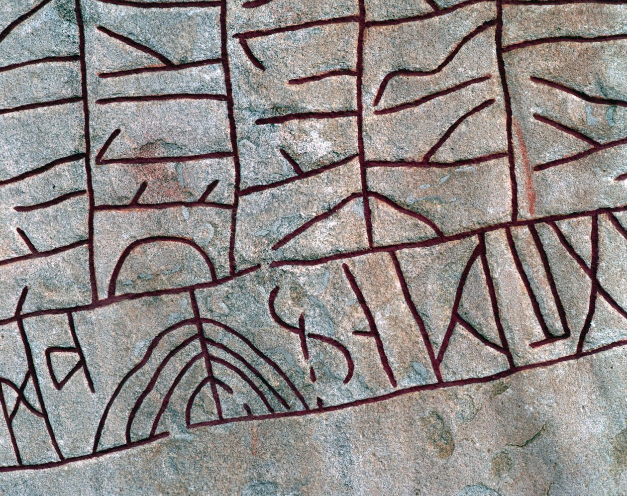 Detalj av runesteinen ved Rök, Östergötland, Sverige. av Mats Alm