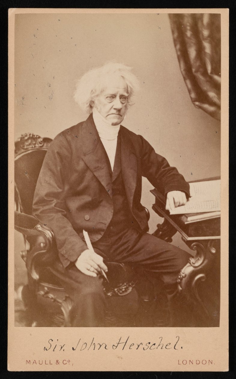 Portrett av Sir John Frederick William Herschel 1792-1871, før 1871. av Maull and Co