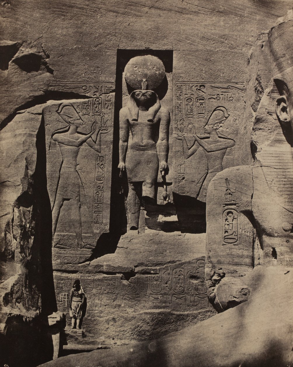 Abu Simbel, Skulpturer ved inngangen til Spéos de Phré av Maxime Du Camp