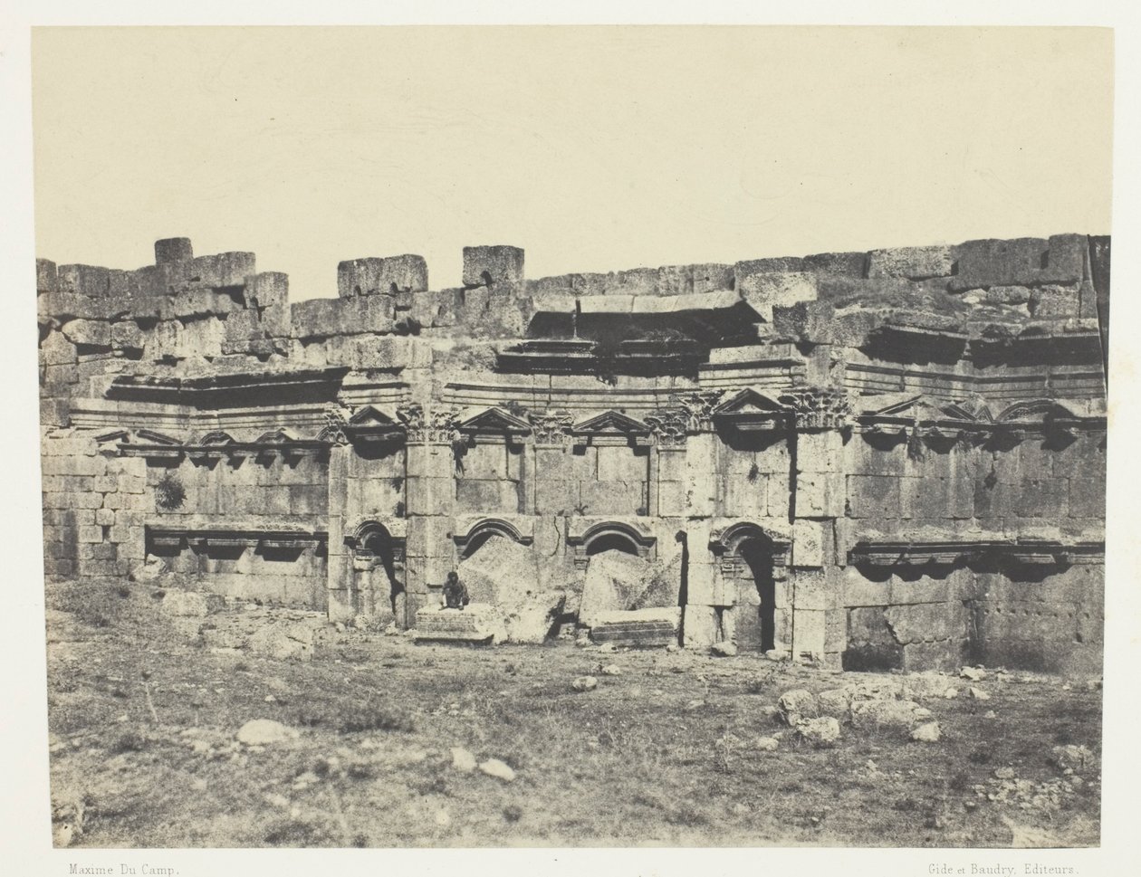 Baalbeck, interiøret i innhegningen av sol- og Jupitertemplene; Syria av Maxime Du Camp