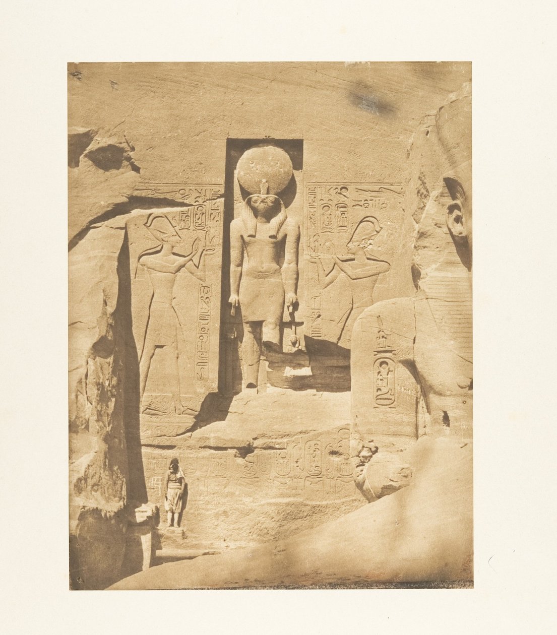 Dekoration des Eingangs des großen Spéos von Abousembil (Der Gott Phré empfängt die Opfergaben von Ramses dem Großen) av Maxime Du Camp