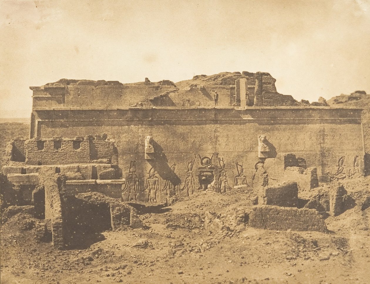 Bakre fasade til Det store tempelet til Dendera Tentyris, 1849-50. av Maxime Du Camp