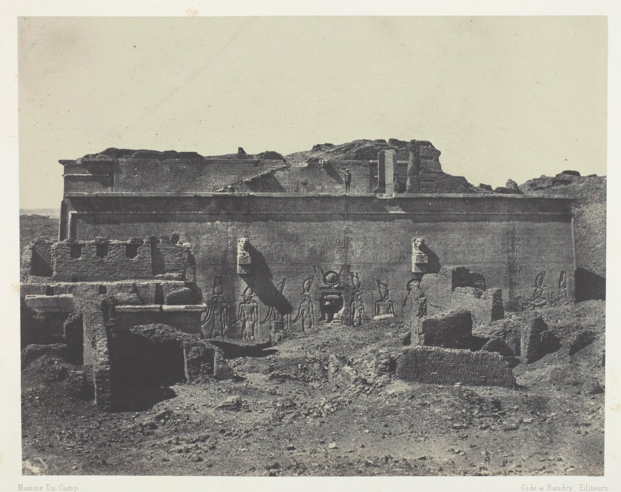 Bakre fasade, Denderas store tempel (Teutyres), Øvre Egypt av Maxime Du Camp