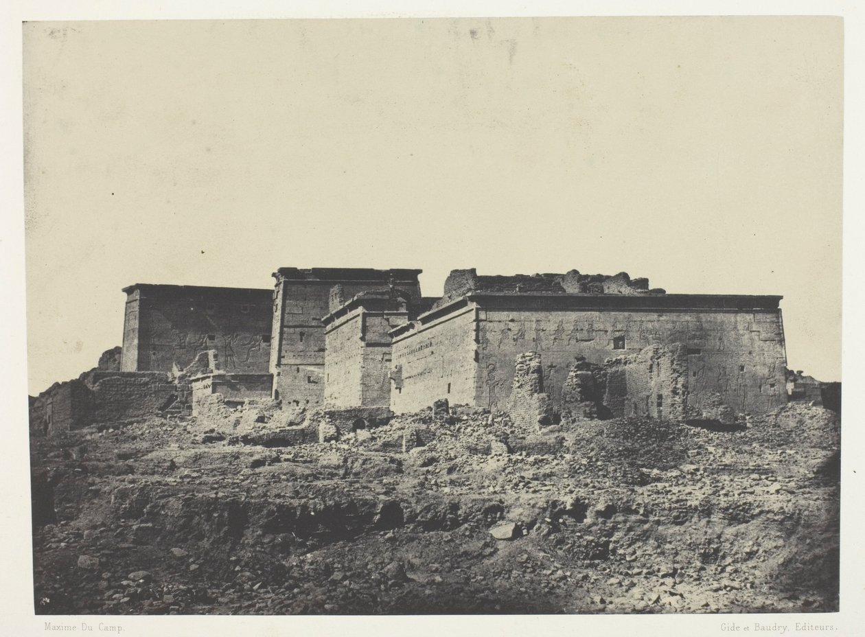 Det store Isis-tempelet i Philoe, generelt utsikt fra nord; Nubia, plate 80 fra albumet «Egypt, Nubia, Palestina og Syria» (1852) av Maxime Du Camp