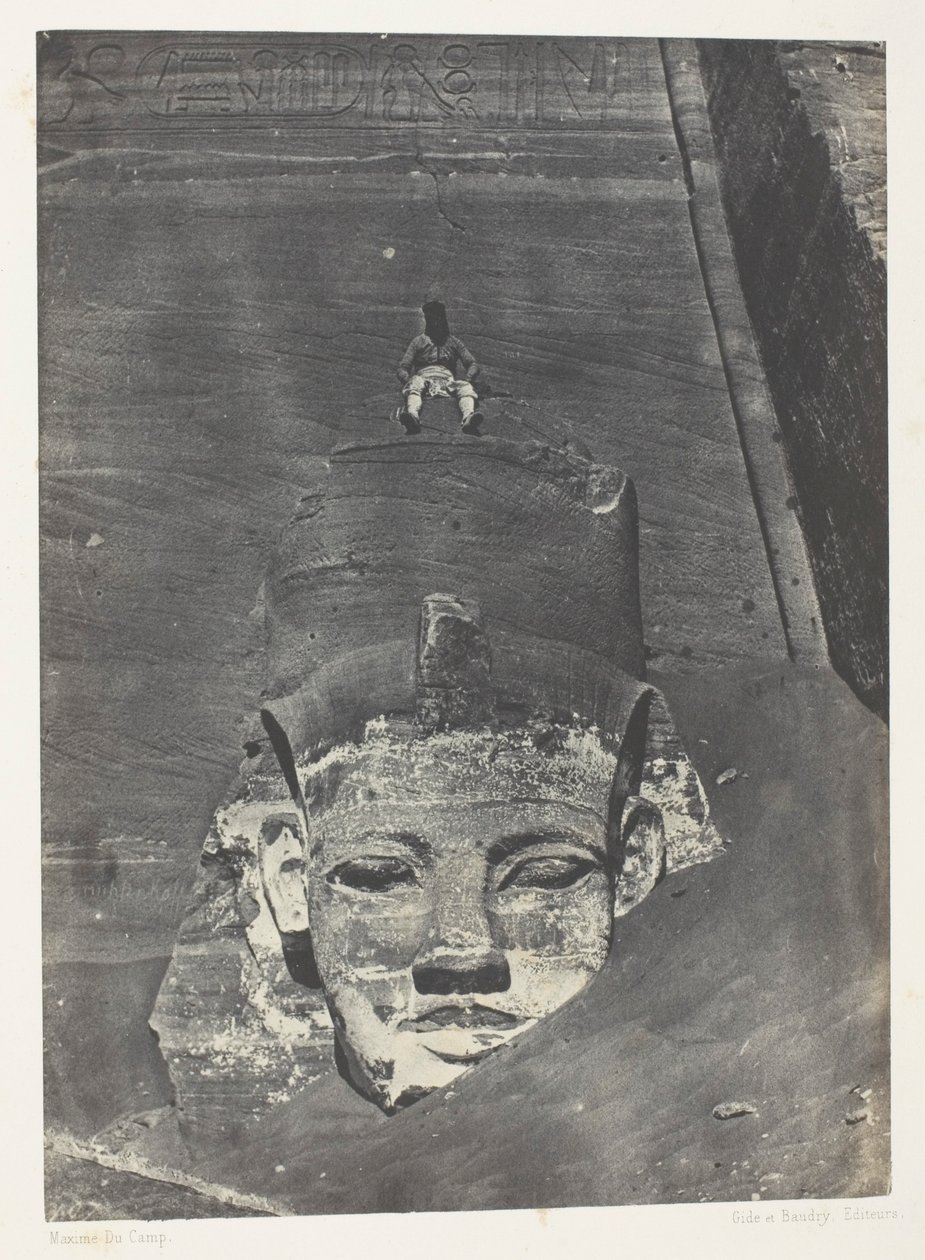 Ibsamboul, Den vestlige kolossen av Spéos av Phrè; Nubia, plate 107 fra albumet «Egypt, Nubia, Palestina og Syria» (1852) av Maxime Du Camp