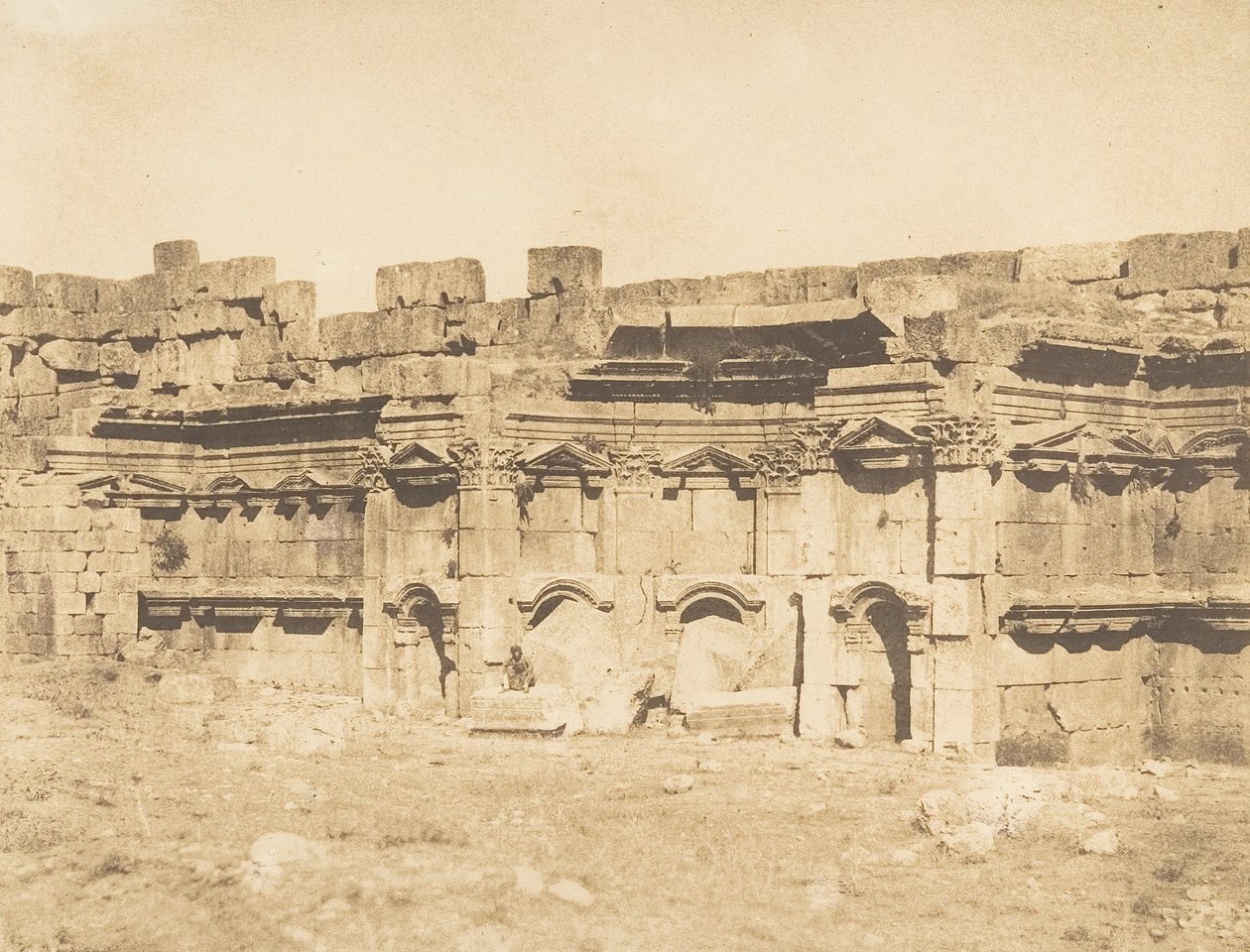 Interiør av Baalbek-tempelet Heliopolis, 15. september 1850. av Maxime Du Camp