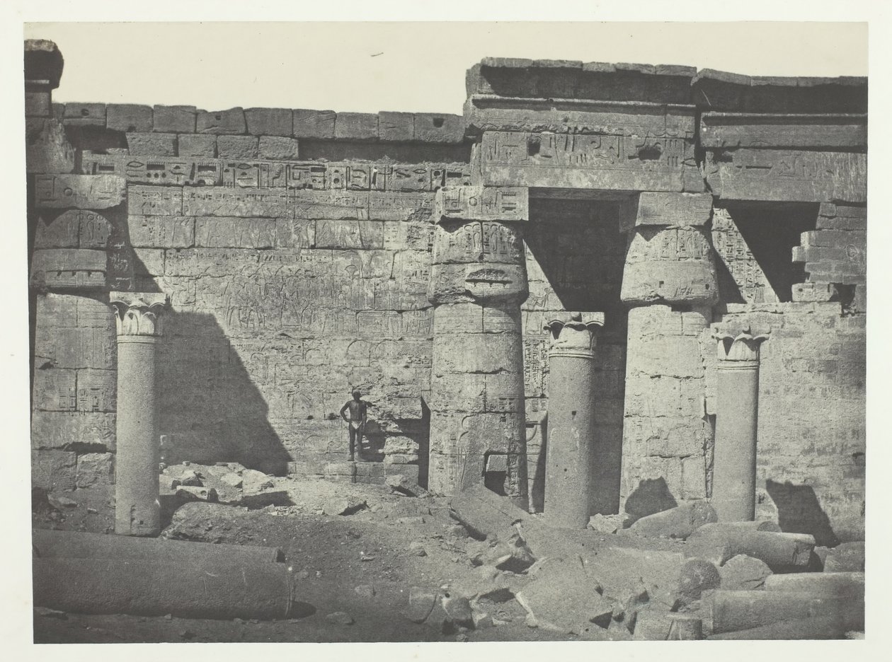 Medinet-Habou, Peristyle of the Palace of Ramses-Méiamoun, Theben, 184951, trykt 1852. av Maxime Du Camp