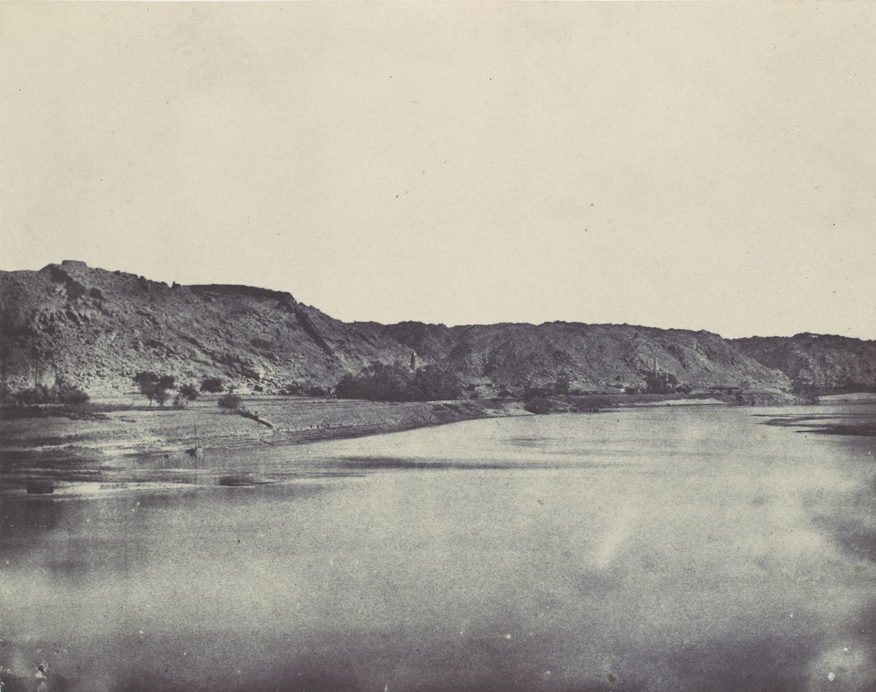 Nubia. Eastern Bank of the Nile Village of Bab. Utsikten tatt sør for Filoe, 1850. av Maxime Du Camp