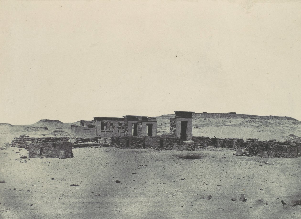 Nubia. Tempelet og landsbyen Debod. Parembola av Antonine-reiseplanen, 1850. av Maxime Du Camp